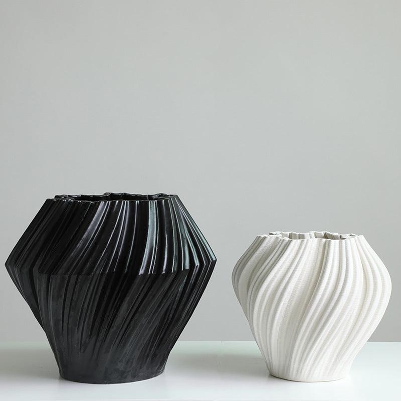 Art Ceramic Black White Charming Decoration Vase  