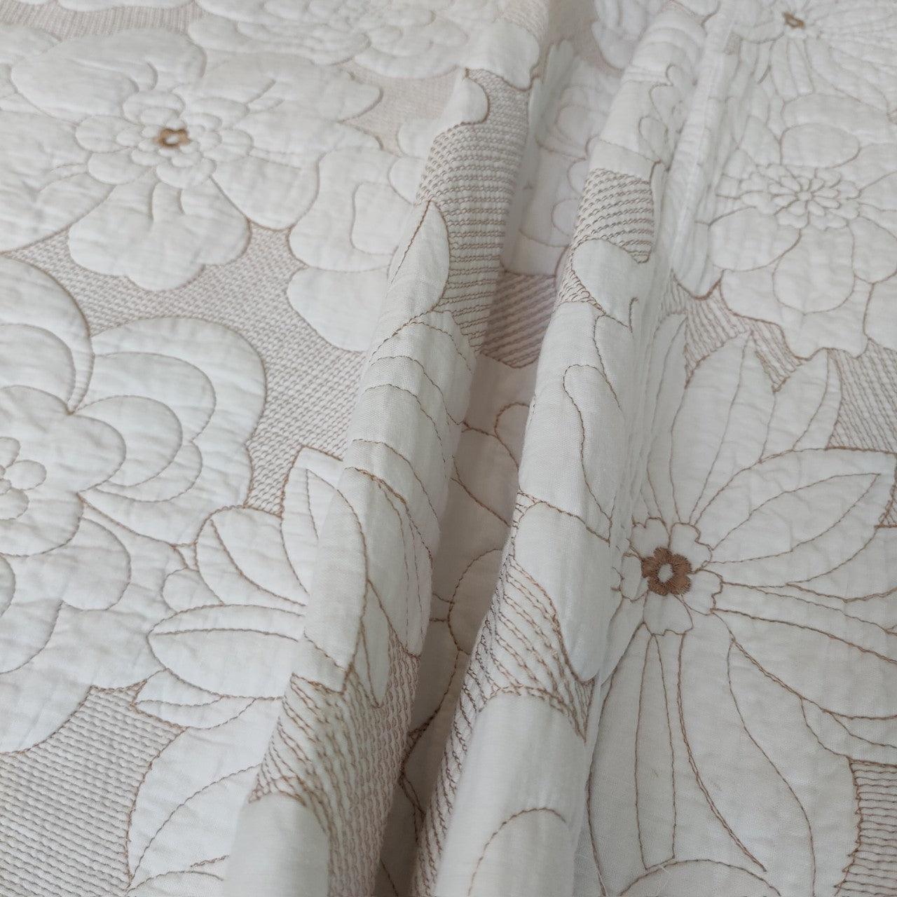 Camellia Elegance: Premium Cotton Thickened Three-Piece Pure White Beige Bed Cover Set  